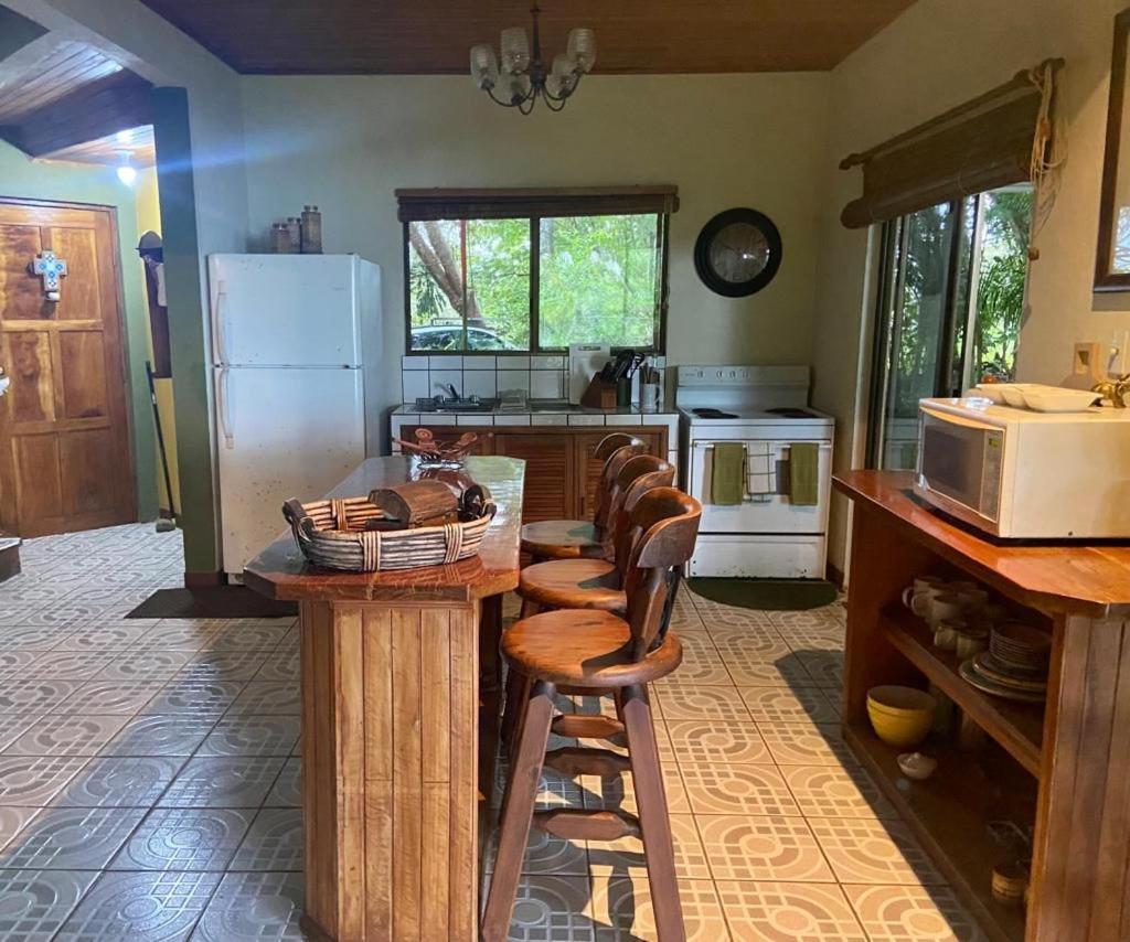 Casa De Veraneo Quinta Las Trillizas Esparza Экстерьер фото